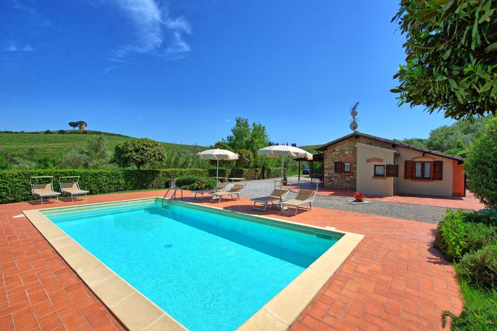 The swimming pool at or close to Cuccardino by PosarelliVillas