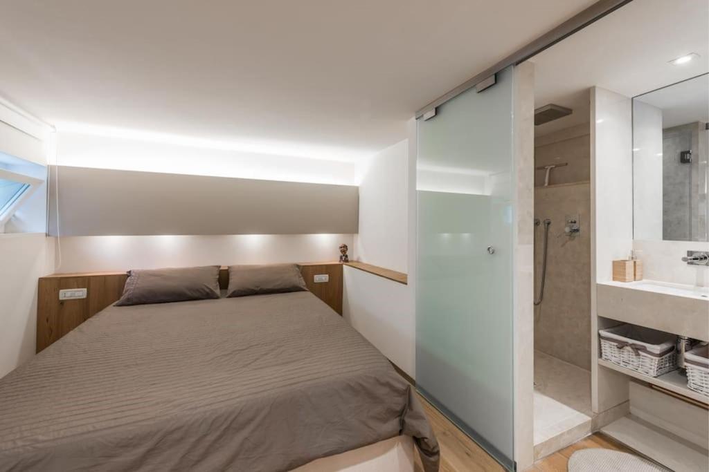 Artist Loft House - 3