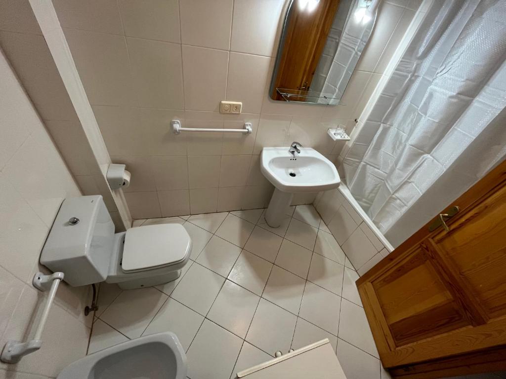 Kúpeľňa v ubytovaní Apartamentos Nova Romana Altamar
