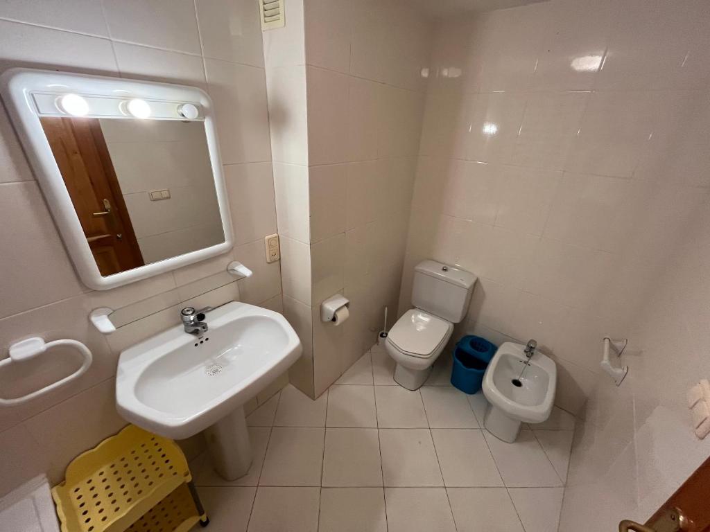 Kúpeľňa v ubytovaní Apartamentos Nova Romana Altamar