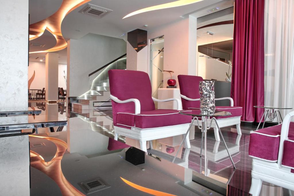 Posezení v ubytování Nova City Garni Hotel Signature Collection