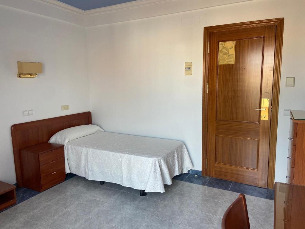 Booking.com: Hotel Clipper- Youth Only , Lloret de Mar ...