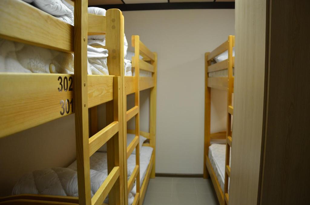 Palanda nebo palandy na pokoji v ubytování Hostel VShokoladi
