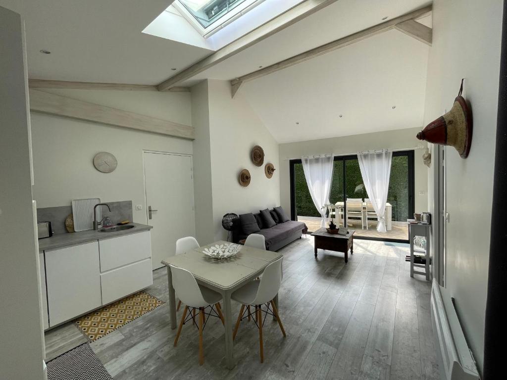 Guesthouse proche bordeaux - Parking - Piscine - Apartamento De 1 Quarto
