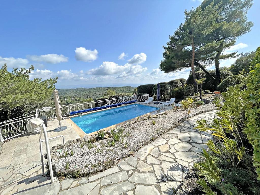 The swimming pool at or close to Villa Tarentelle - heated pool and exceptional view