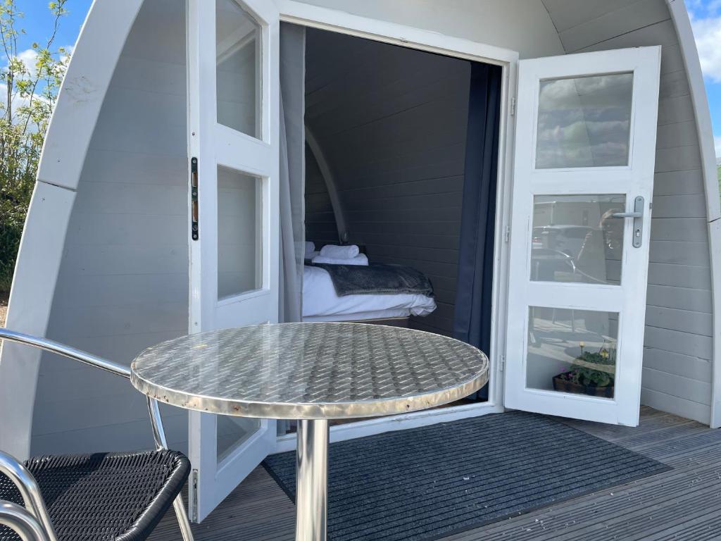 Fotografie z fotogalerie ubytování Glamping Pod with ensuite WC Near Kingsbridge & Salcombe v destinaci Kingsbridge