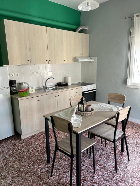 Kuchyň nebo kuchyňský kout v ubytování ZeusPlace Akti Platamonas