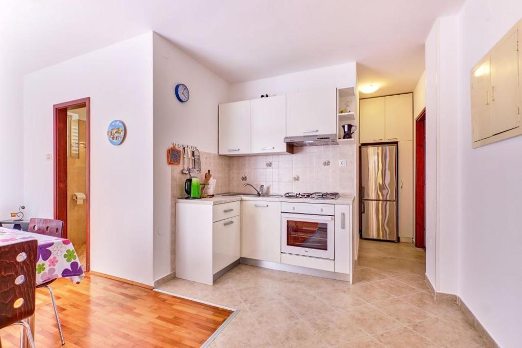Köök või kööginurk majutusasutuses Apartman Sučić