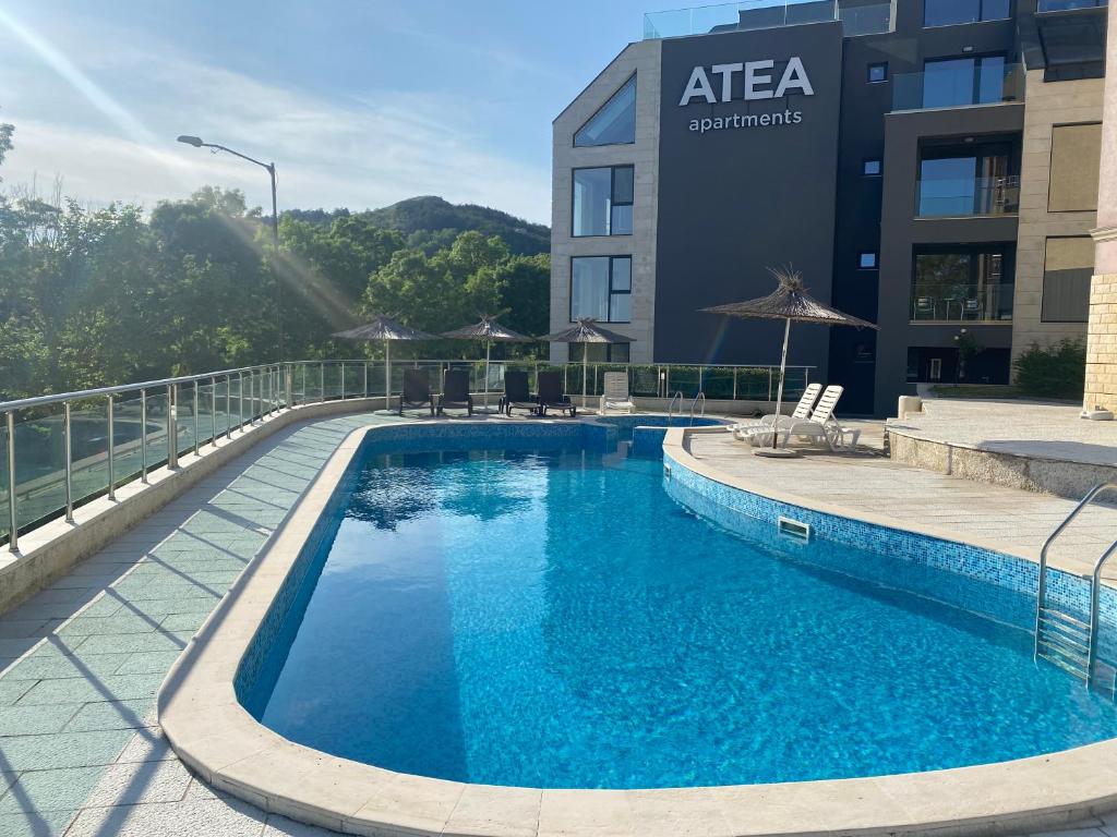 ATEA Apartments tesisinde veya buraya yakın yüzme havuzu