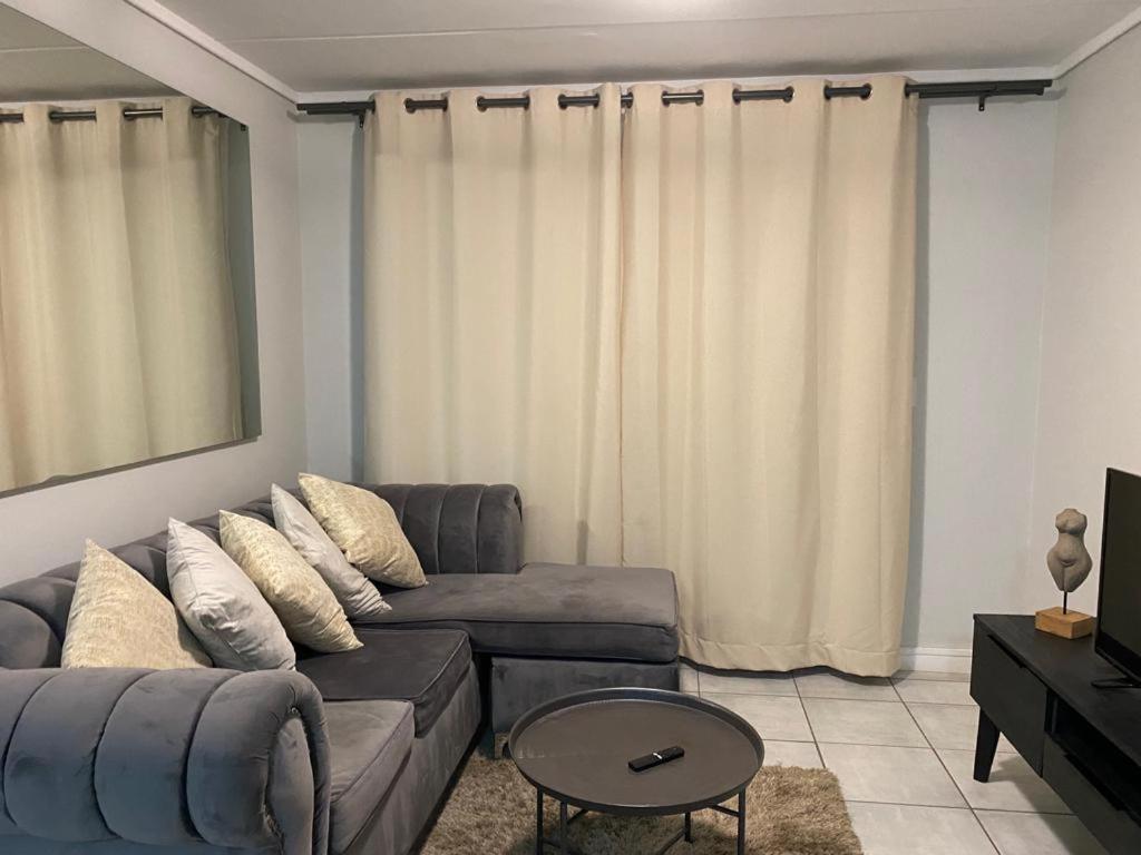 Apartment Greencreek Pretoria east 2bed Apt, South Africa