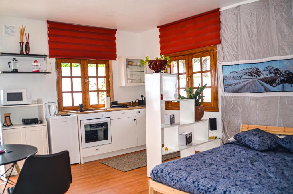 Bed and breakfasts hotel finca GA7COLORES only adult en Montaña Blanca, Lanzarote