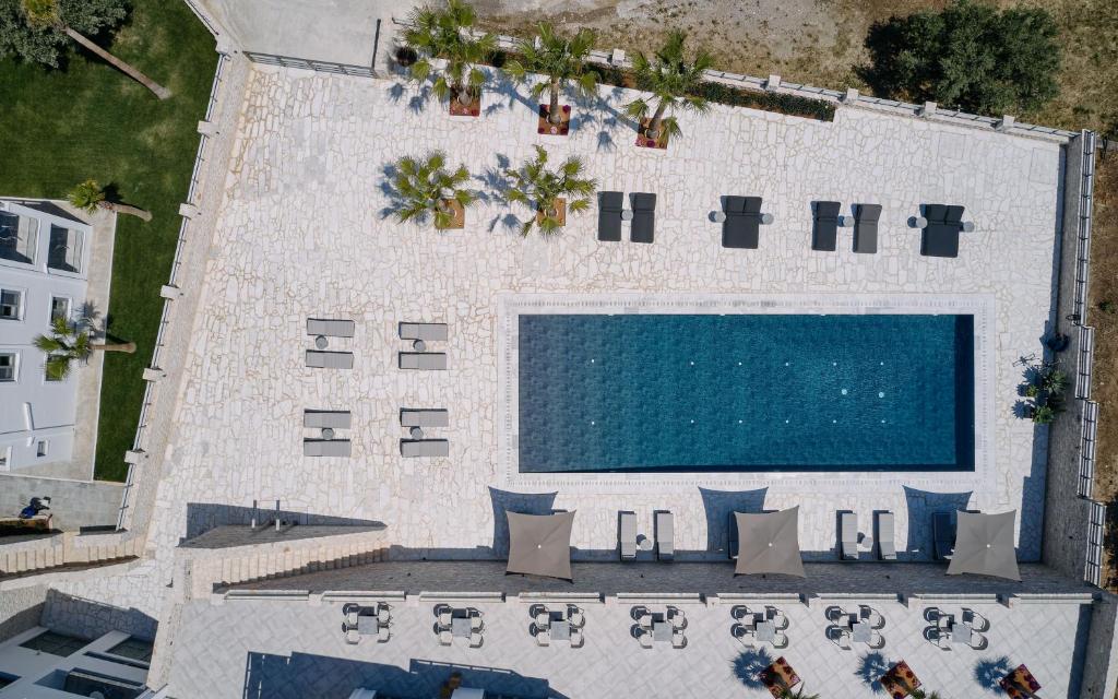 Bazén v ubytování Quattro Suites nebo v jeho okolí