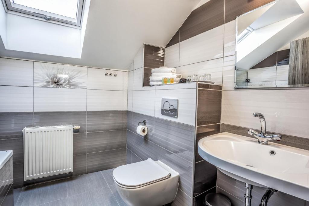 Elendris - Ubytování u kostela - 8