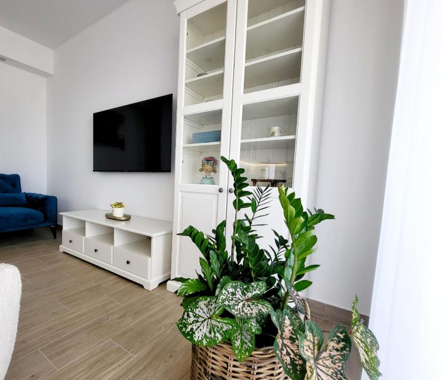 TV a/nebo společenská místnost v ubytování SPLIT VIEW 2 Bedrooms LUXURY APARTMAN 90 m2