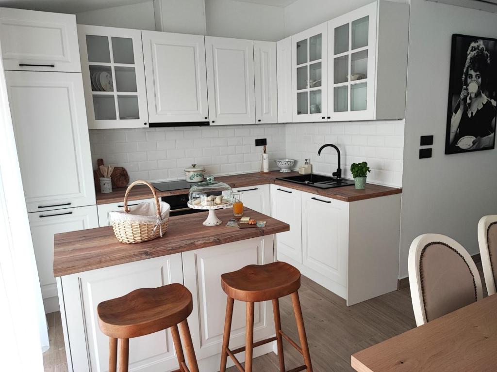 Kuchyň nebo kuchyňský kout v ubytování SPLIT VIEW 2 Bedrooms LUXURY APARTMAN 90 m2