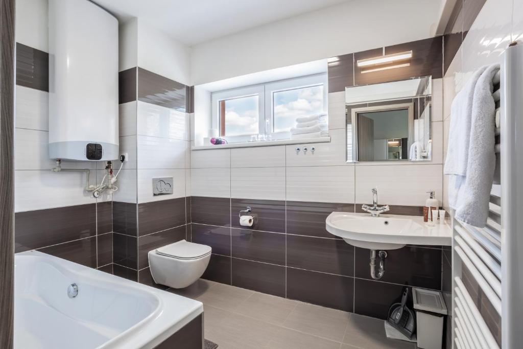 Elendris - Ubytování u kostela - 3