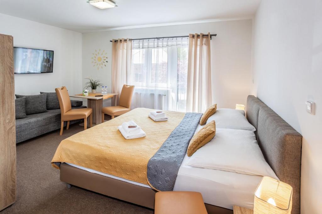 Elendris - Ubytování u kostela - 9