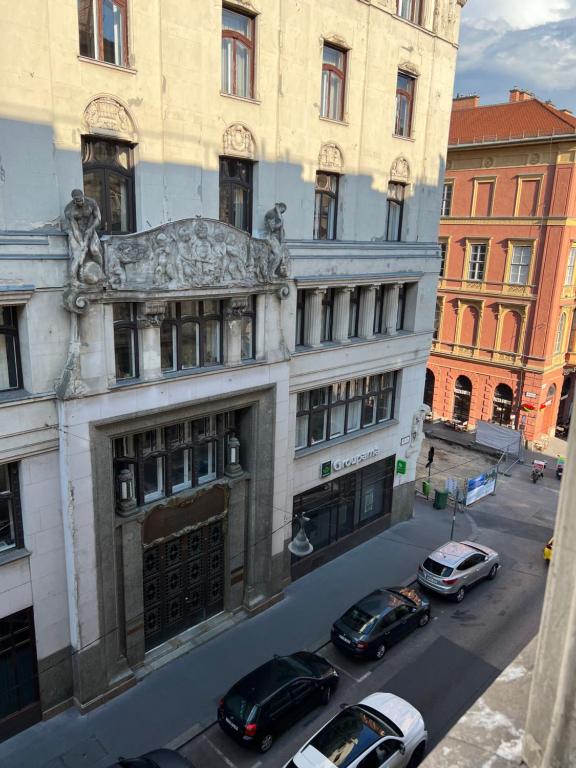 Basilica luxury apartment, Budapest (updated prices 2024)