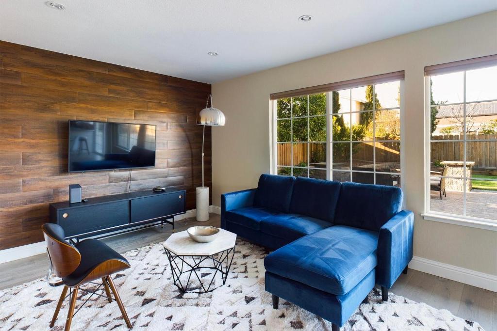 3BR House in Union City w Office, Union City (updated prices 2024)