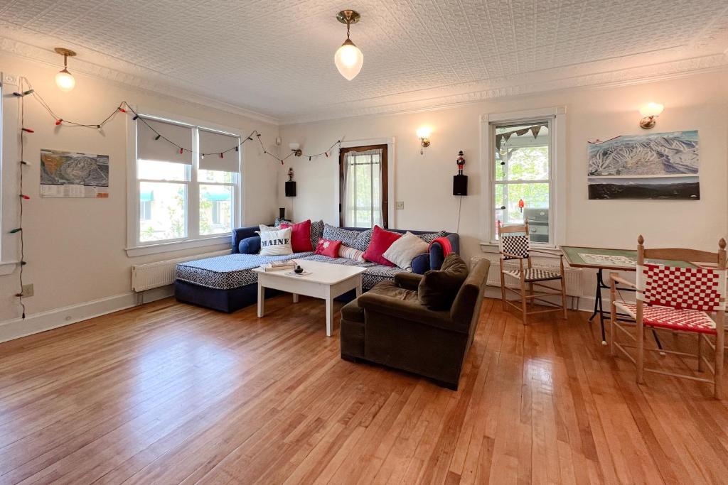 Bethel Village Getaway, USA