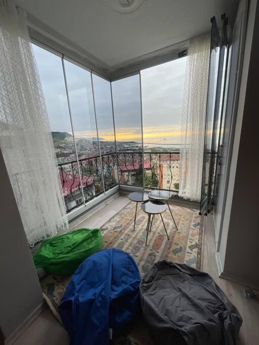 Şehrin Göbeğinde Deniz Manzaralı alışveriş merkezine 3 dakika