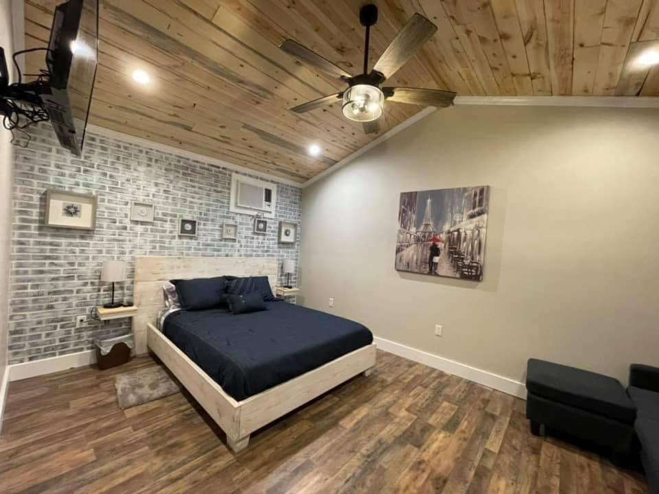 Säng eller sängar i ett rum på Jaxsonville Southern Guesthouse