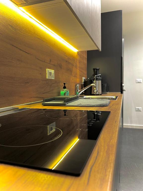 Charming and Bright Tirana Center Apartament - Image 8