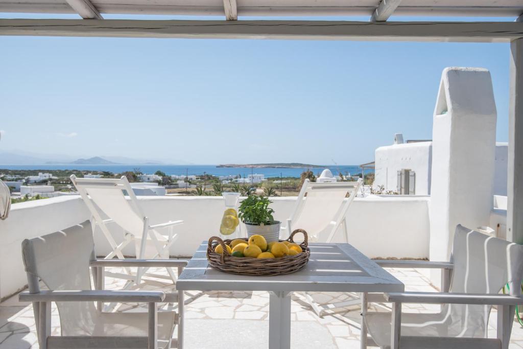 Balkón nebo terasa v ubytování Aeraki Villas
