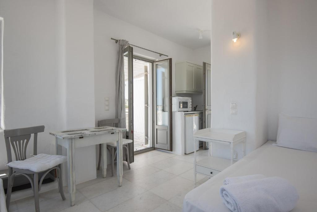 Kuchyň nebo kuchyňský kout v ubytování Aeraki Villas