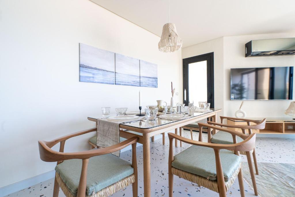 Posezení v ubytování Nabeel Homes - Designer Seaview Condo - 208