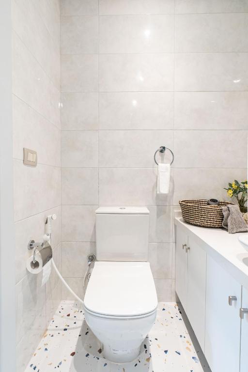 Koupelna v ubytování Nabeel Homes - Designer Seaview Condo - 208