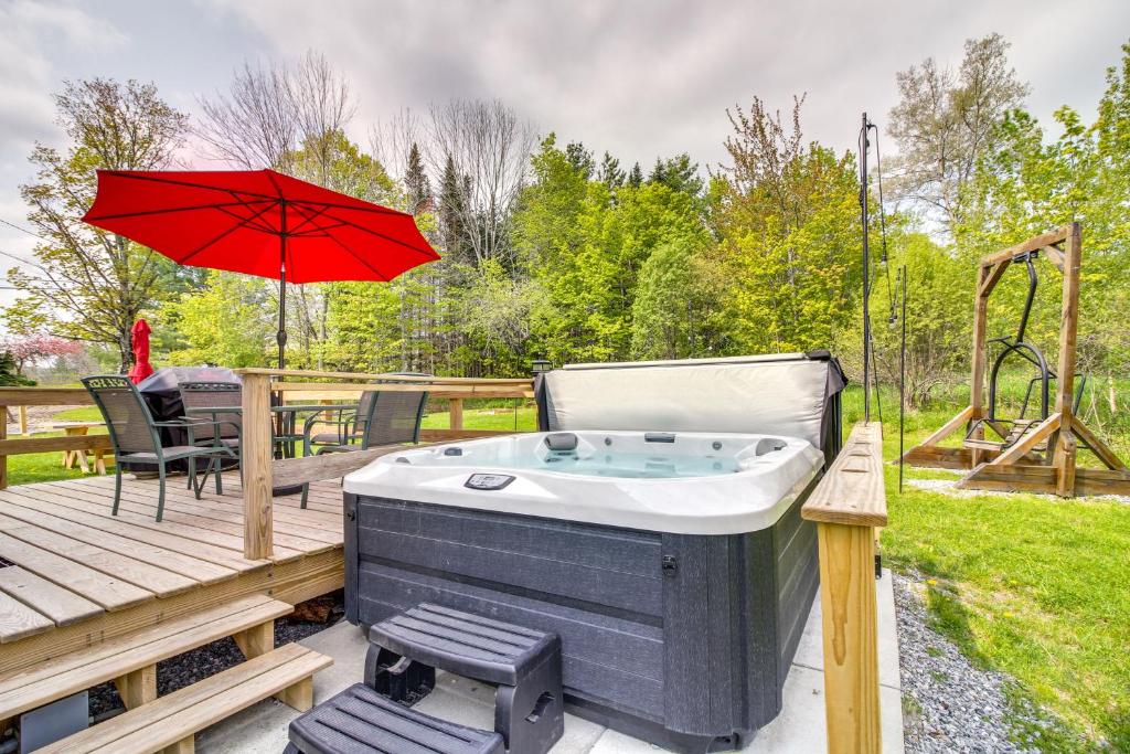 Vermont Vacation Rental Hot Tub, Near Ski Resorts, Mount Holly (updated