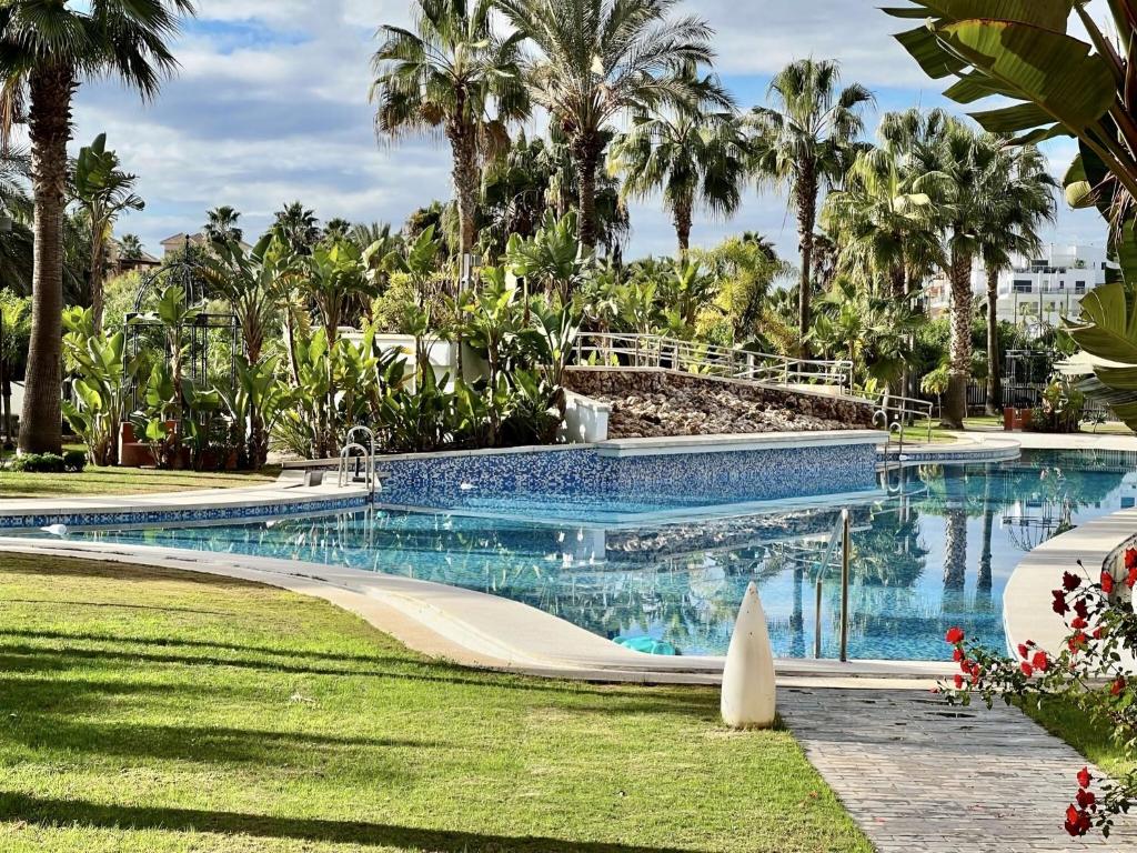 Bazén v ubytování Belvilla by OYO Apartamento los Moriscos Golf nebo v jeho okolí