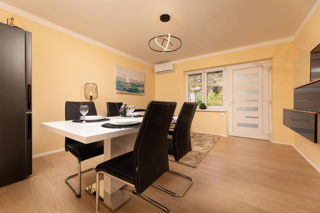Fotografie z fotogalerie ubytování Apartments Vugrin v destinaci Šilo