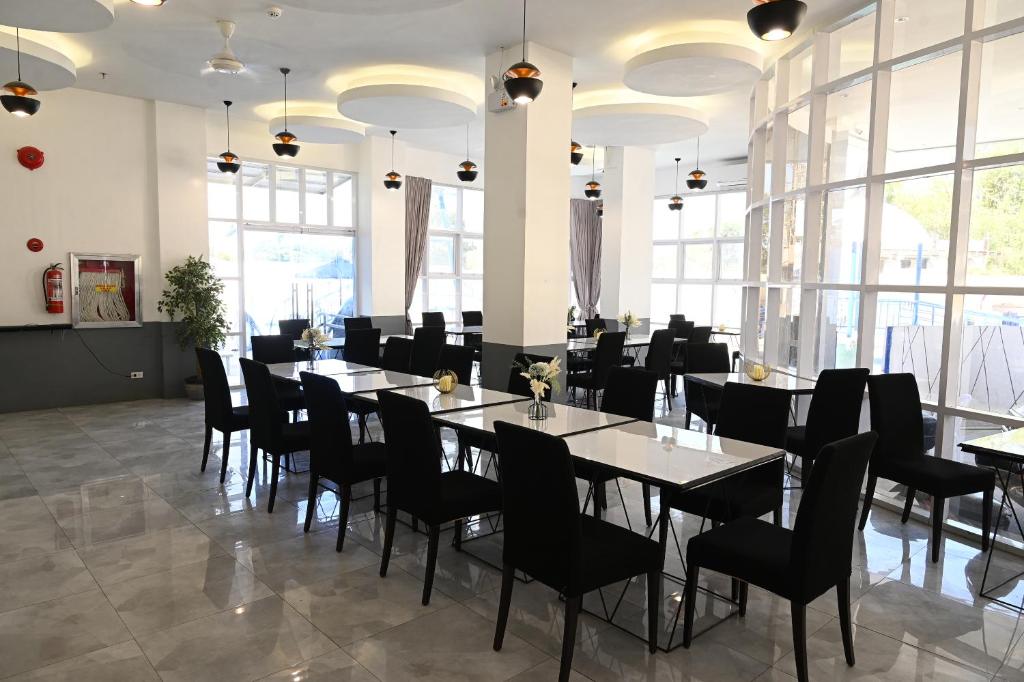 Restaurace v ubytování J&V Hotel and Resort