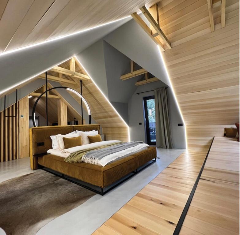 Garden Retreat Junior