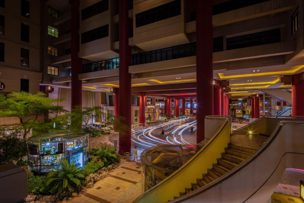 Bassein majutusasutuses Shanghai Centre Serviced Apartment või selle lähedal