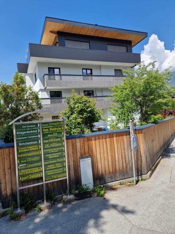 Budova, v ktorej sa apartmán nachádza