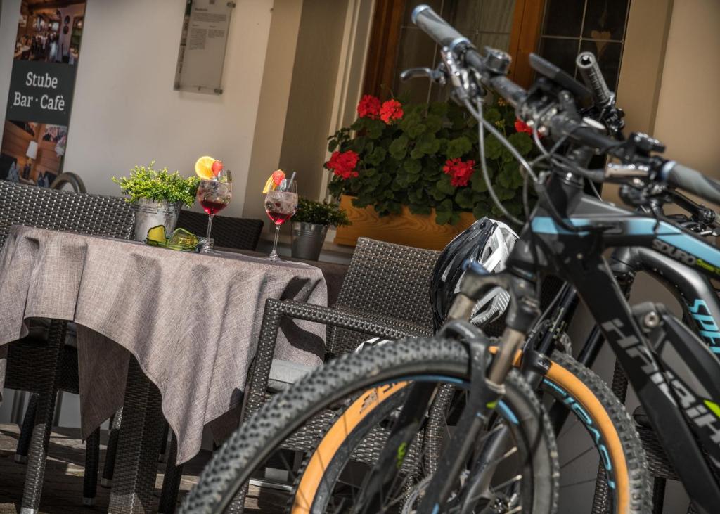 Jazda na bicykli v okolí ubytovania Geniesserhotel Messnerwirt Olang