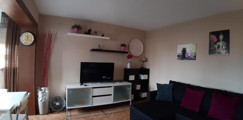 TV a/nebo společenská místnost v ubytování Apartamento Torre Colon IF Benidorm