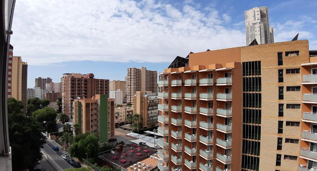 Nespecifikovaný výhled na destinaci Benidorm nebo výhled na město při pohledu z apartmánu