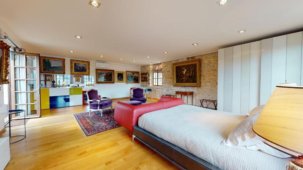 Besharat Gallery & Museum - Deluxe Suite