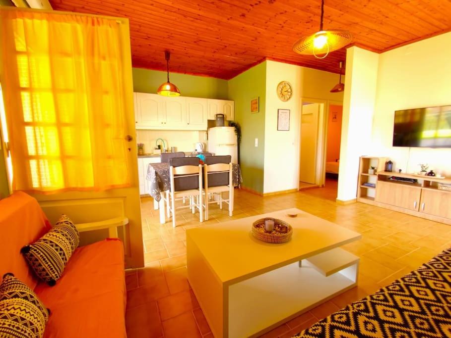 Kuchyň nebo kuchyňský kout v ubytování Seaside Escape Apartment
