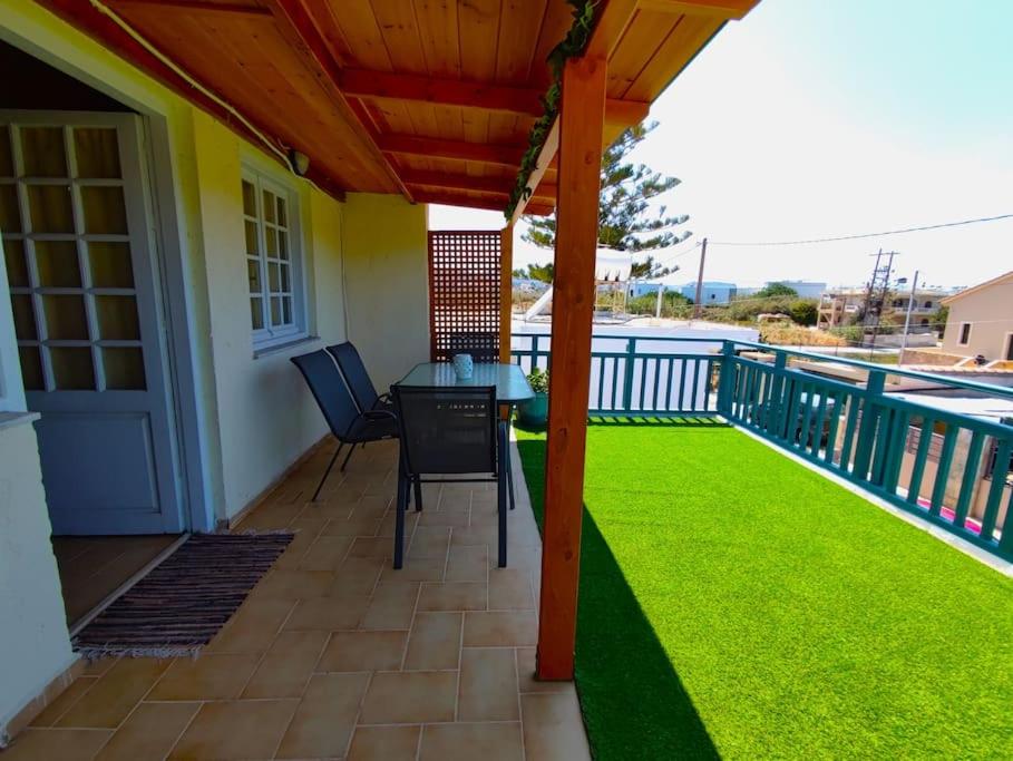 Balkón nebo terasa v ubytování Seaside Escape Apartment