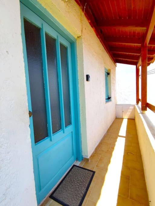 Fotografie z fotogalerie ubytování Seaside Escape Apartment v destinaci Goúrnai