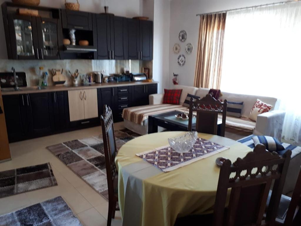 Kuchyň nebo kuchyňský kout v ubytování Vila Topalli