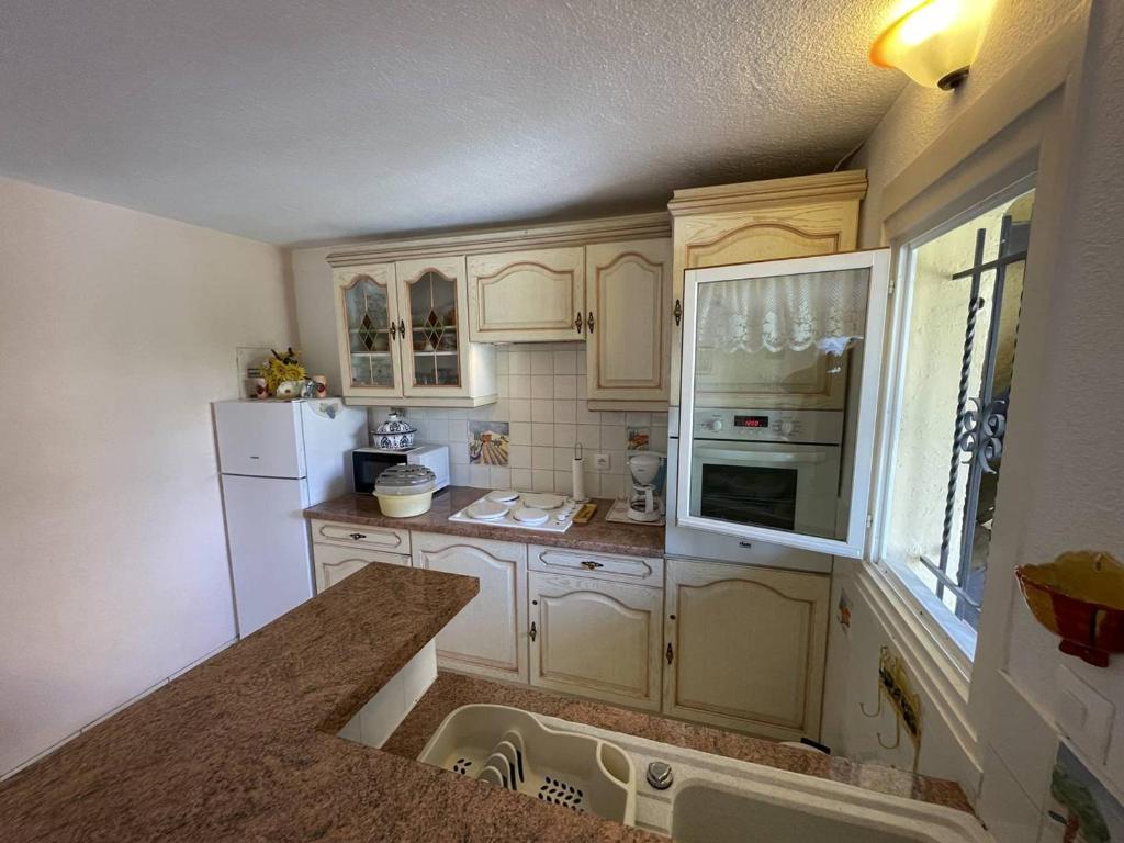 Zdjęcie z galerii obiektu Pavillon T3, Piscine, Cours Privée, Proche Plage et Commerces, Animaux Admis, Parking Sécurisé - FR-1-106-53 w mieście Saint-Cyprien