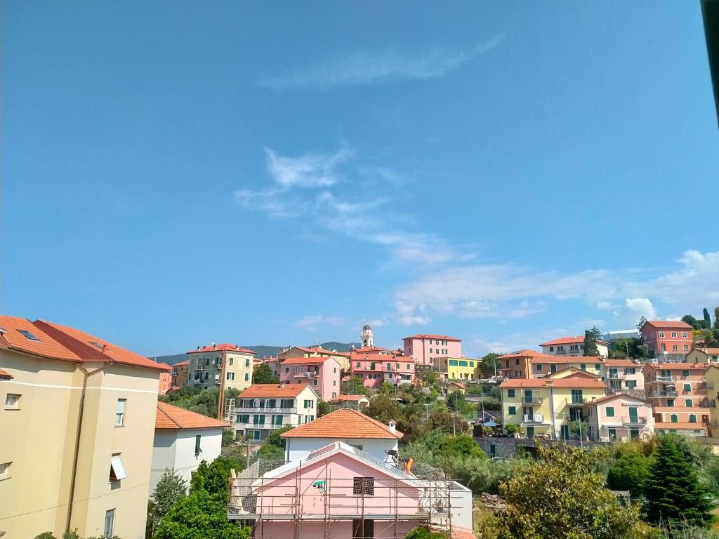 Nespecifikovaný výhled na destinaci Sestri Levante nebo výhled na město při pohledu z penzionu