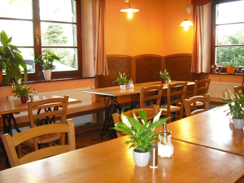 Restauracja lub miejsce do jedzenia w obiekcie Sport hotel POMI