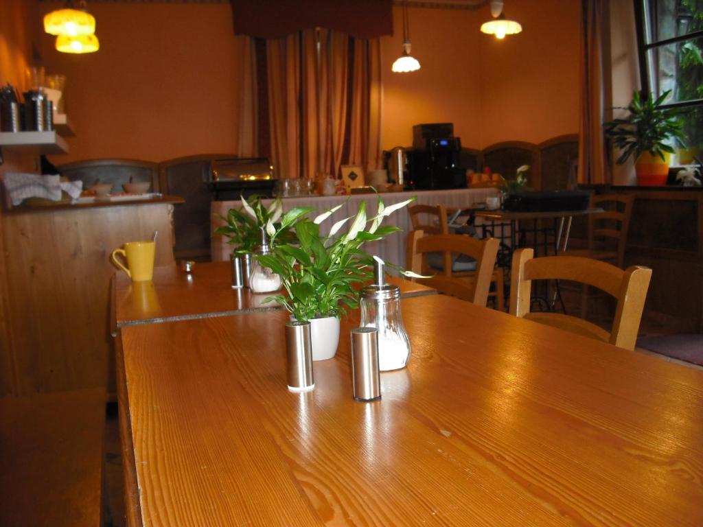 Restauracja lub miejsce do jedzenia w obiekcie Sport hotel POMI